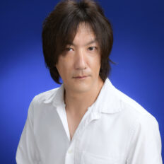 ボイスマートのフリーランスナレーター山本大一