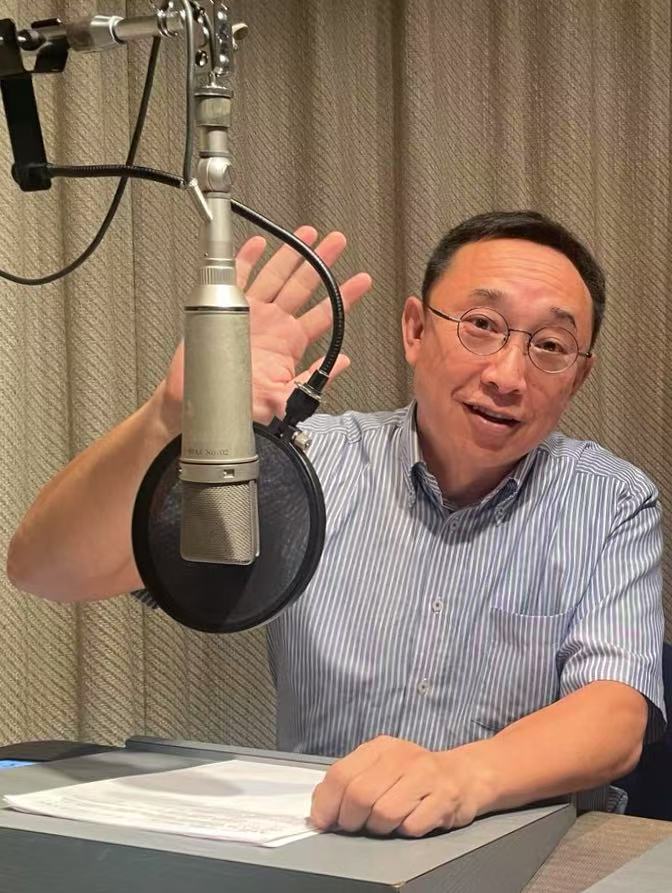 ボイスマートのフリーランスナレーター胡興智