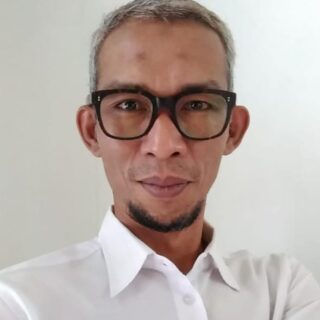 インドネシア語のナレーターもグスティ・ミスラニ（アルディ・ビン・アマ）