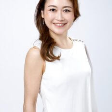 秦野理恵